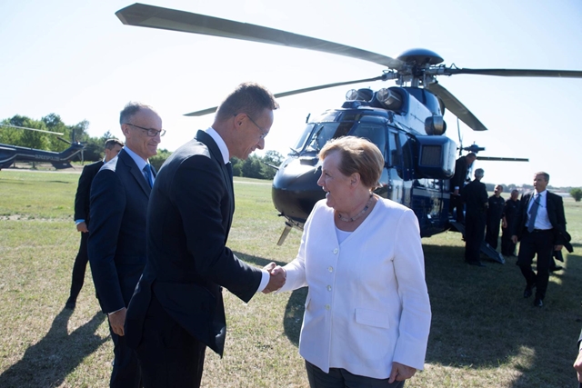 Orbán: Merkel hosszú évek óta dolgozik Európa újraegyesítéséért
