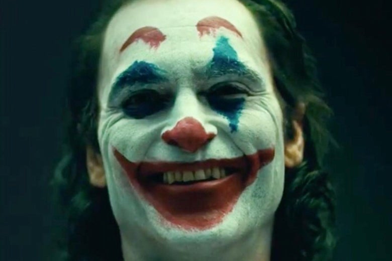 Joker ördögi mosolya és a festett madár kínhalála