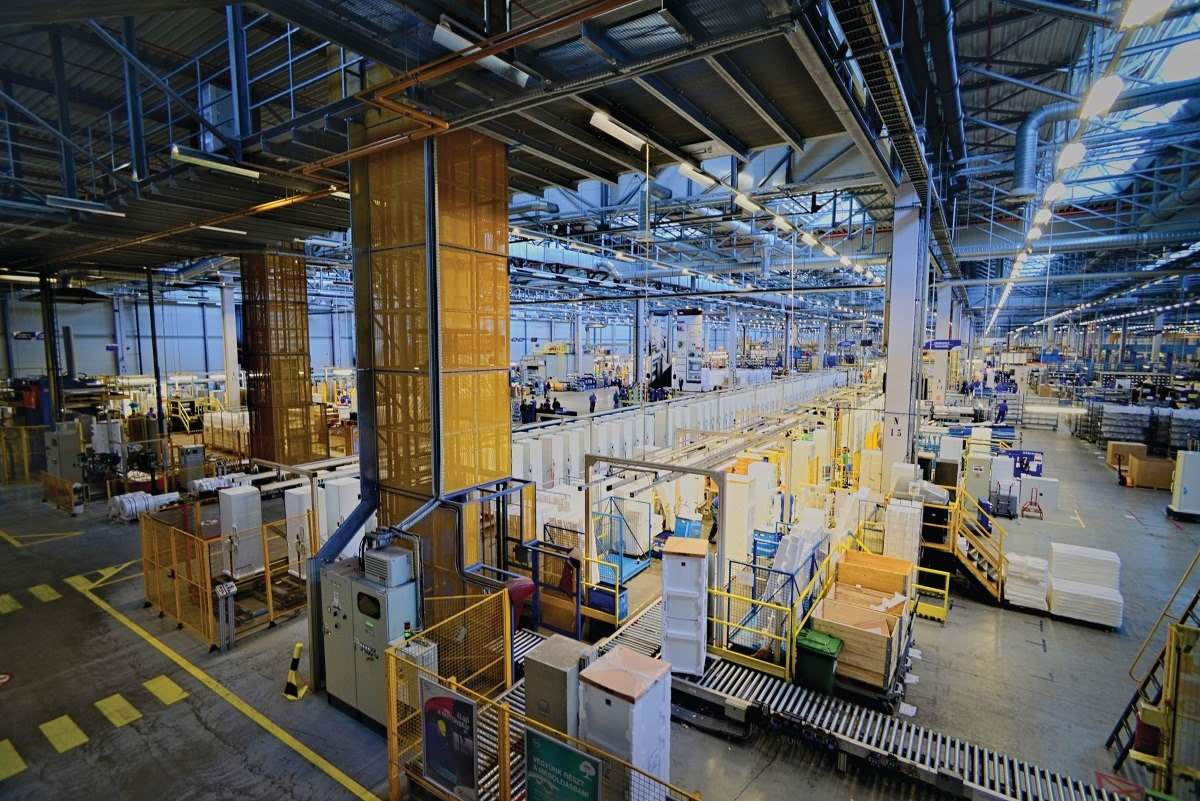 800 dolgozót bocsát el az Electrolux a jászberényi gyárából