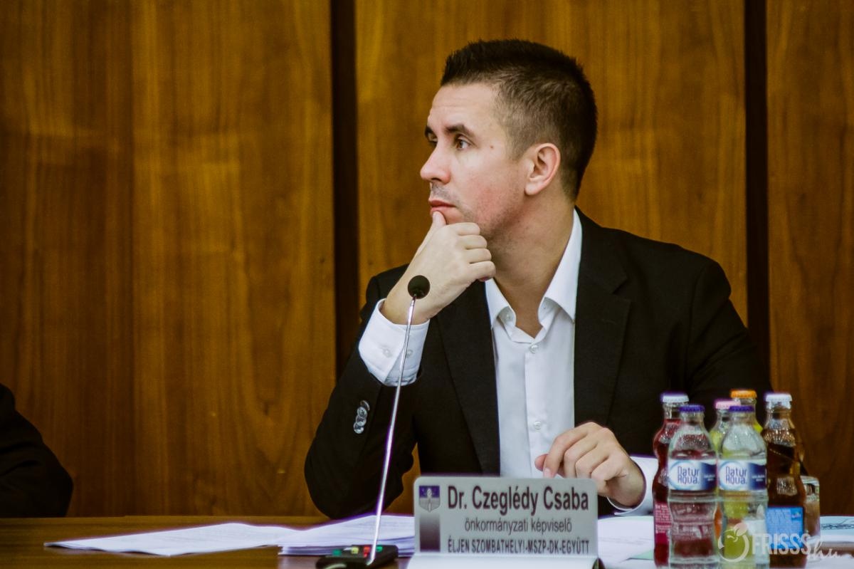 Továbbra is megy a vita az ellenzéken belül Czeglédy Csaba foglalkoztatása miatt