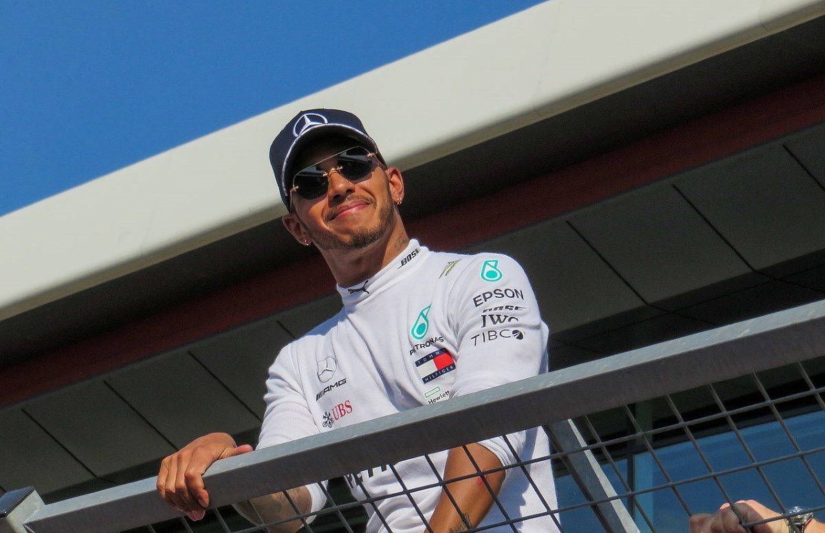 Lewis Hamilton 2025-től a Ferrarinál folytatja