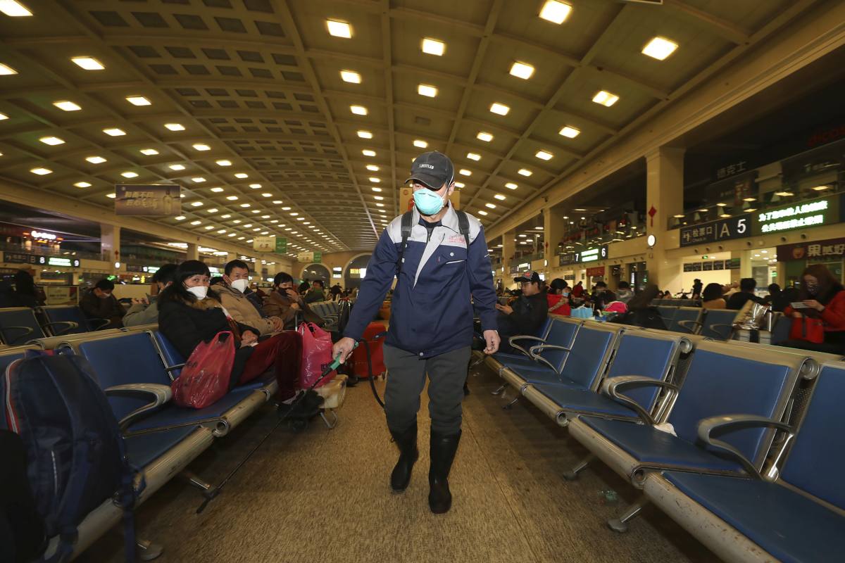Több hazai gyógyszertárban már felvásárolták az orvosi maszkokat a koronavírus miatt