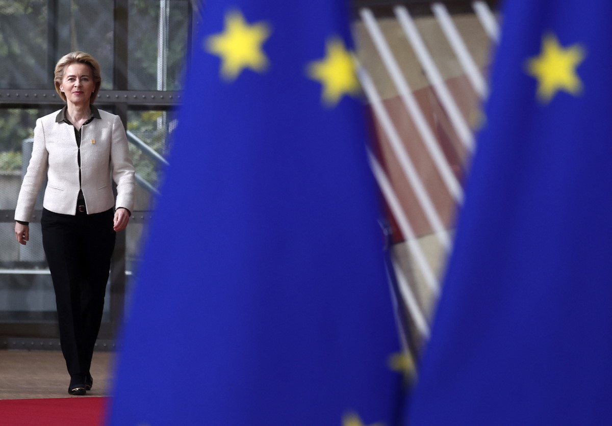 Von der Leyen: Az EU 100 millió eurót mozgósít gyorstesztek vásárlására