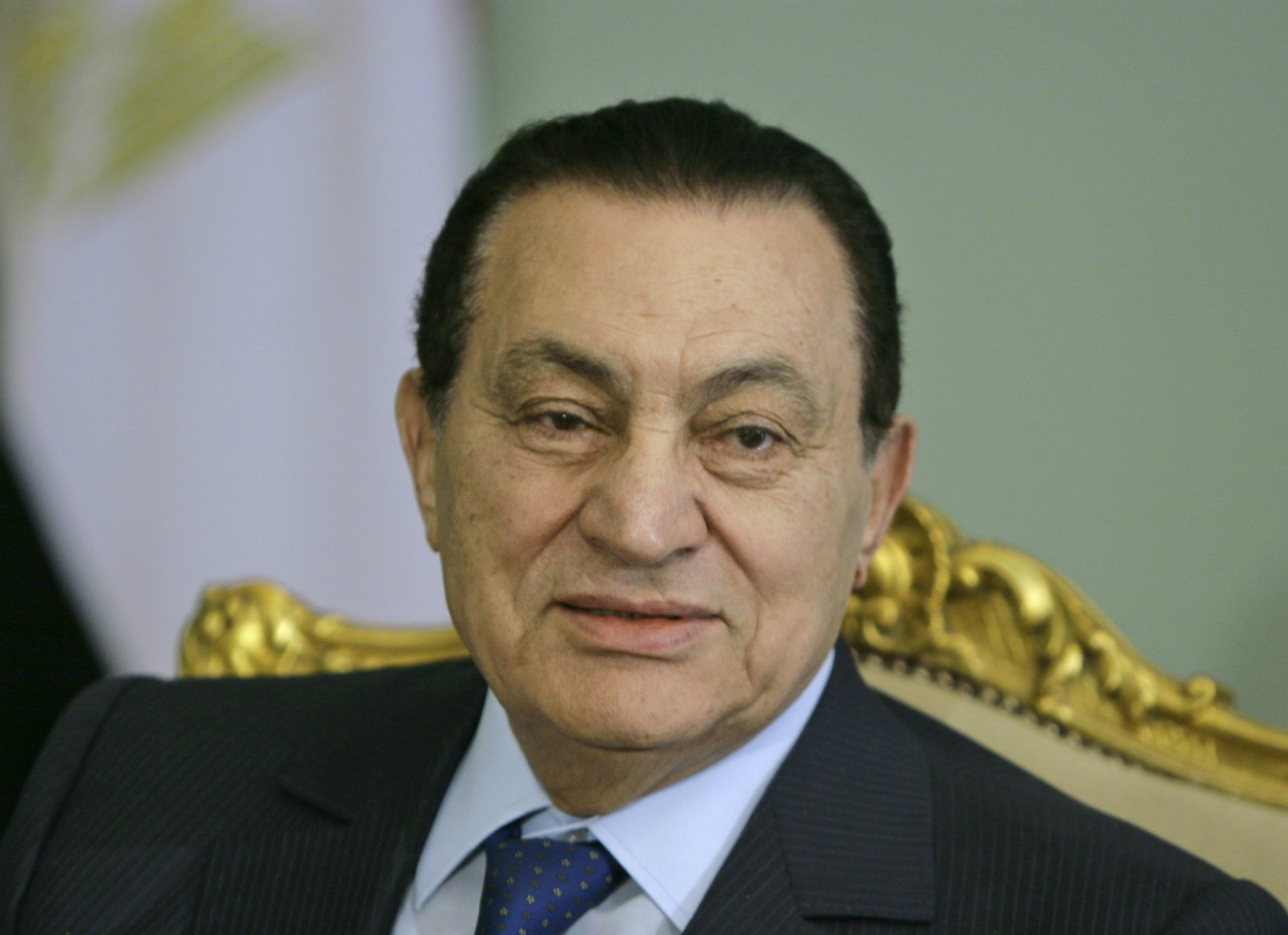 Elhunyt Hoszni Mubarak, az arab tavasz által elsöpört egyiptomi elnök