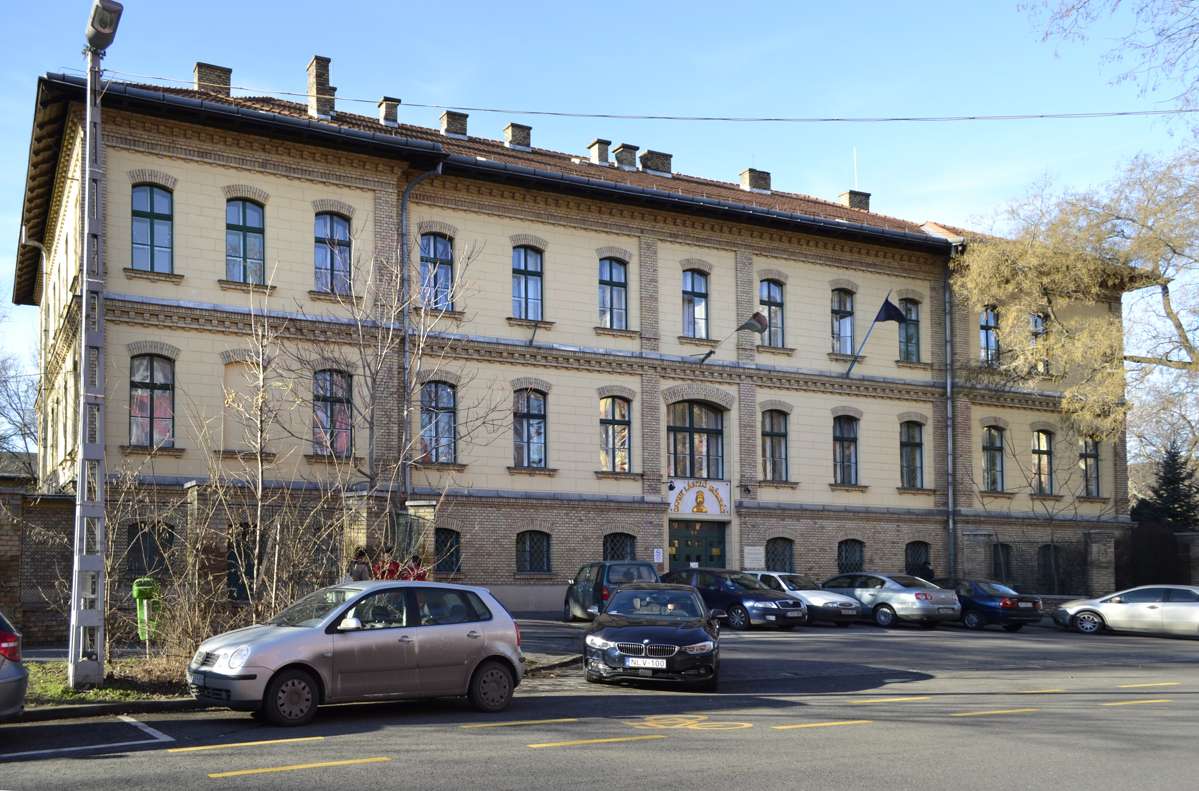 Mozgósítás a magyar kórházakban: elkülönítő, védőruházat, készenlét