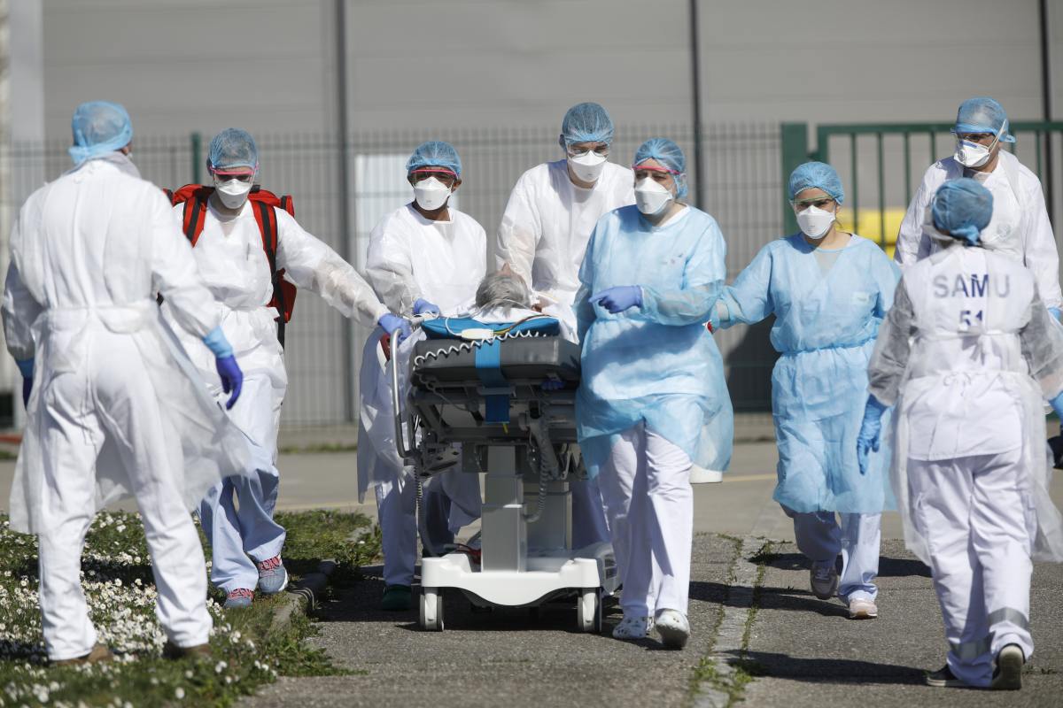 Koronavírus: húszan haltak meg egy idősotthonban Franciaországban