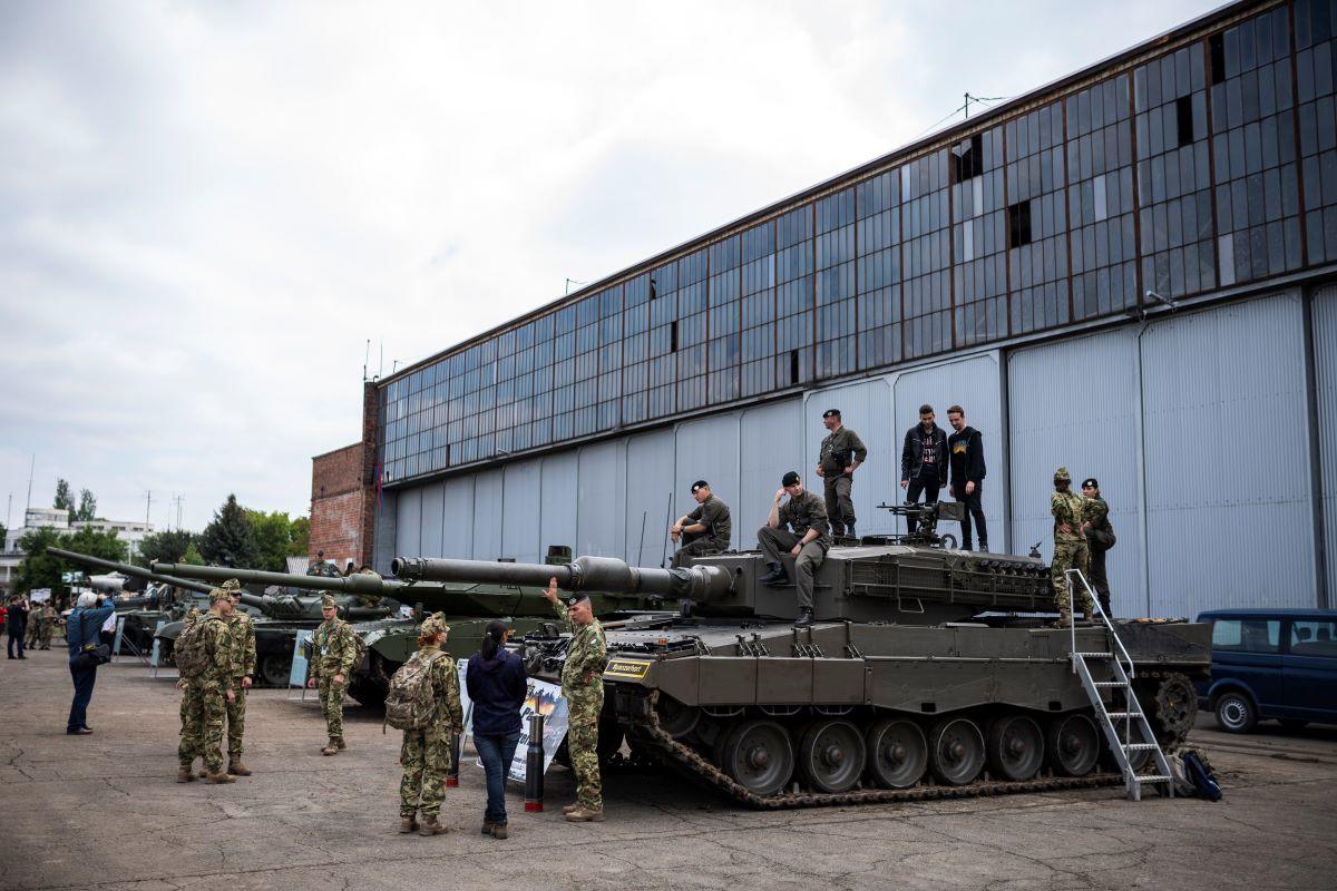Megkezdték a Magyarországnak szánt Leopard típusú harckocsik összeszerelését