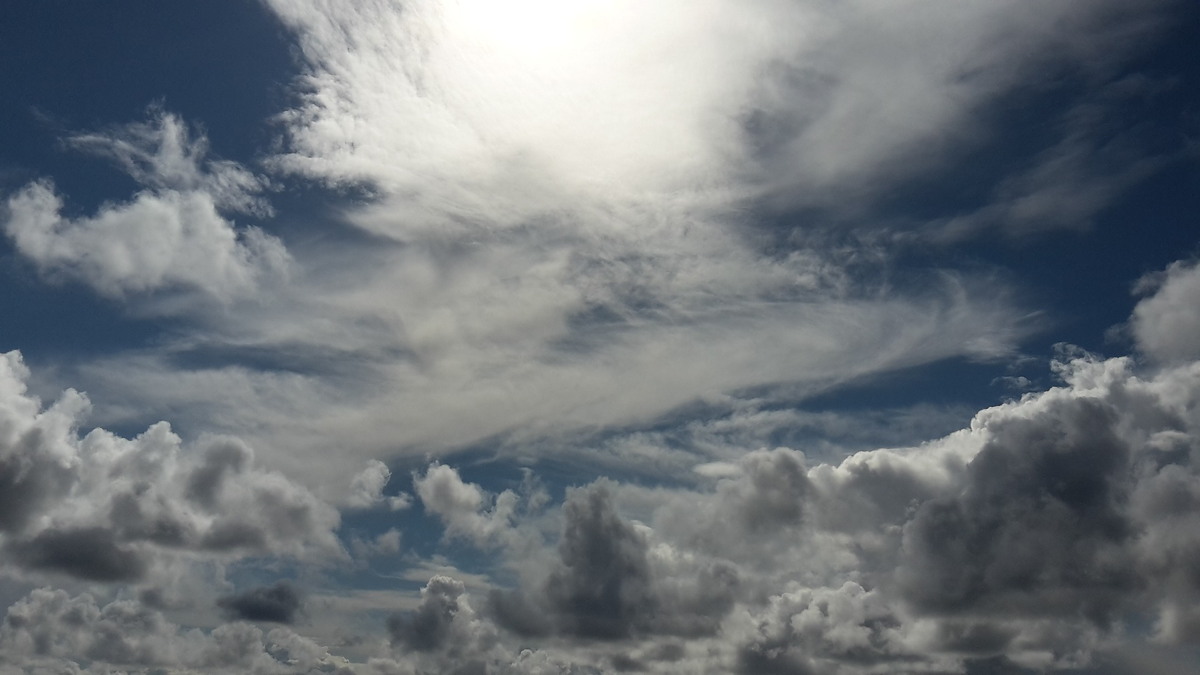 Felhők és napsütés: vegyes időjárást hozhat a csütörtök