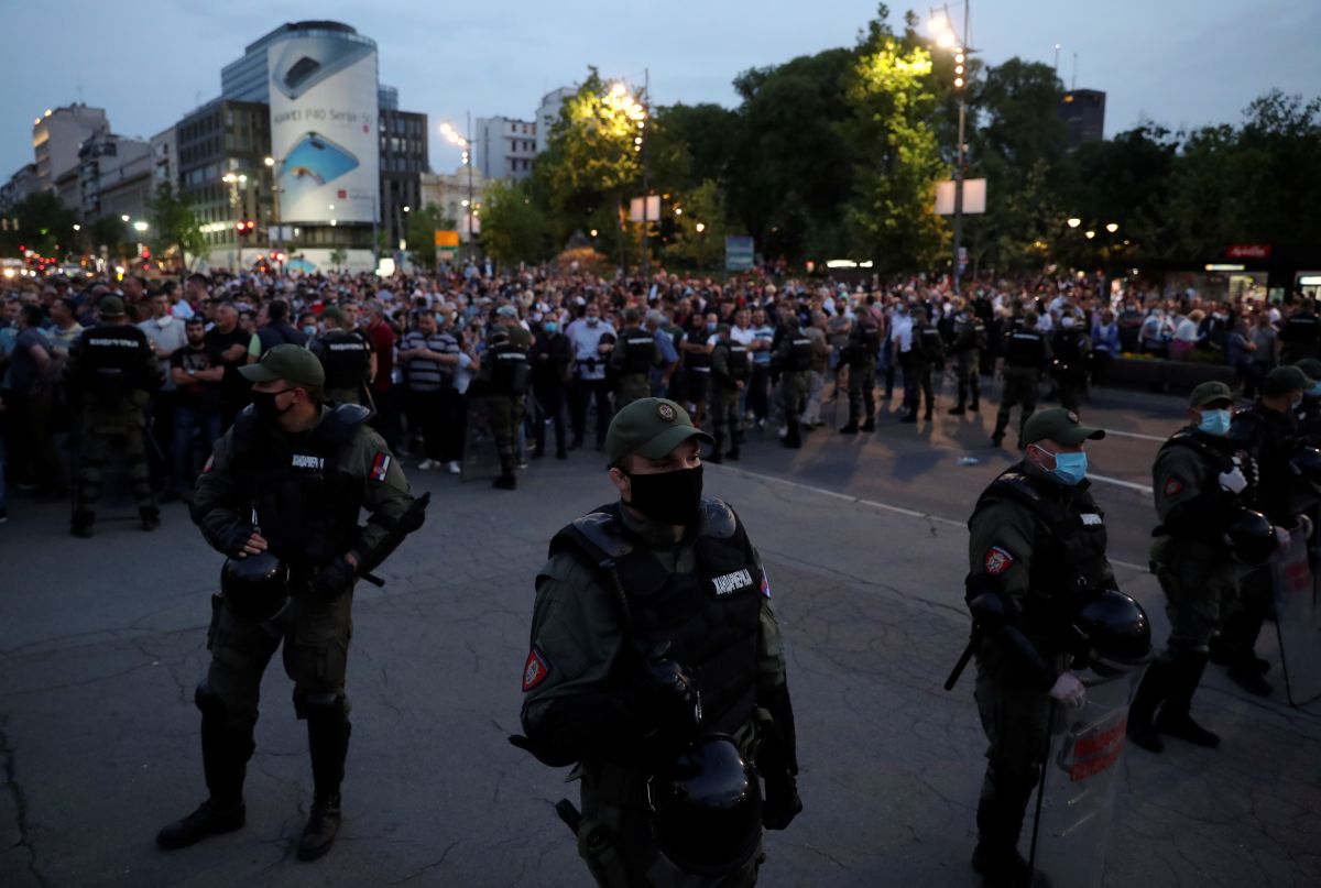 A járvány ellenére újra utcára vonult a szerb ellenzék