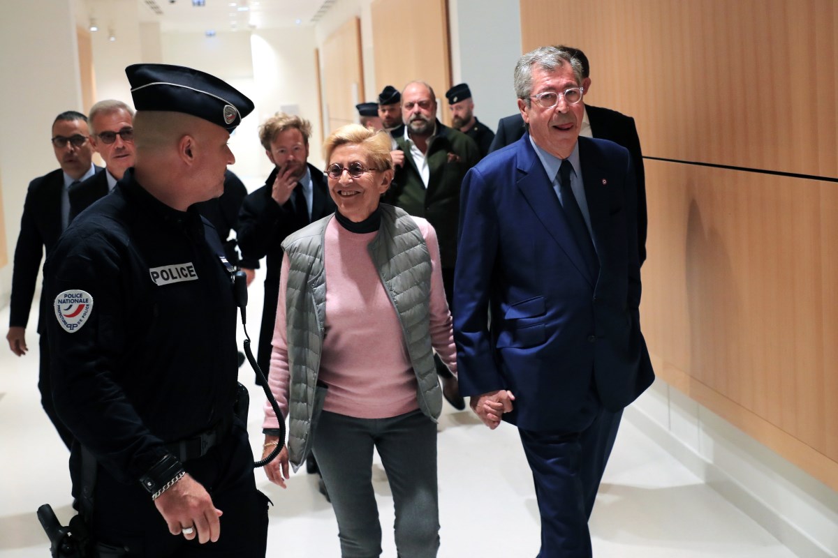 Megerősítették Nicolas Sarközy gyerekkori barátjának és feleségének börtönbüntetését