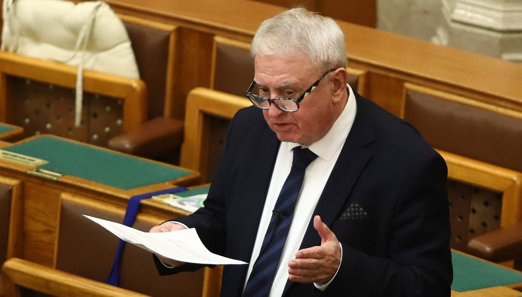 Gyula fideszes képviselője és Hollik István is a feljelentő polgármester mellé állt