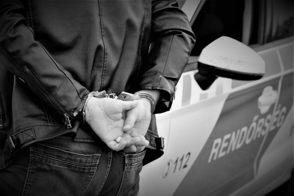 Már öt embert tartóztattak le a minisztériumi vesztegetési ügyben