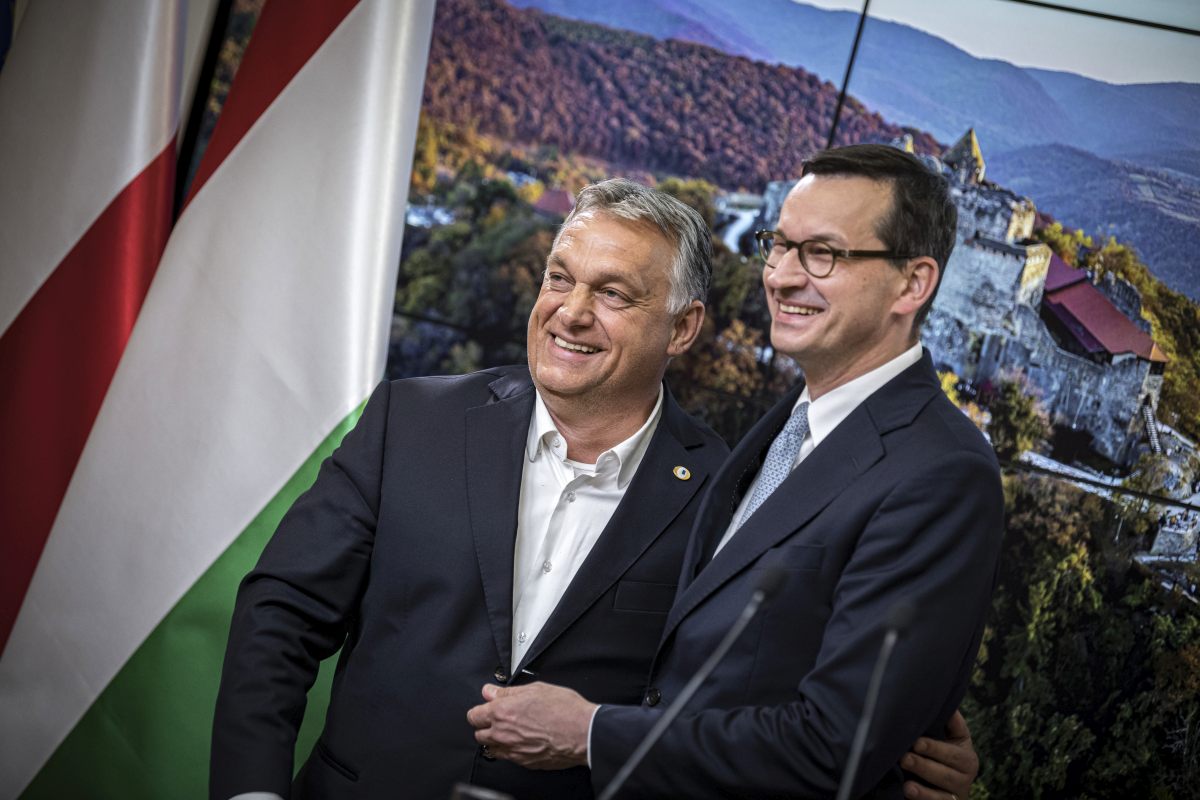 A lengyel kormány belpolitikai mozgástere szűkebb, mint Orbáné