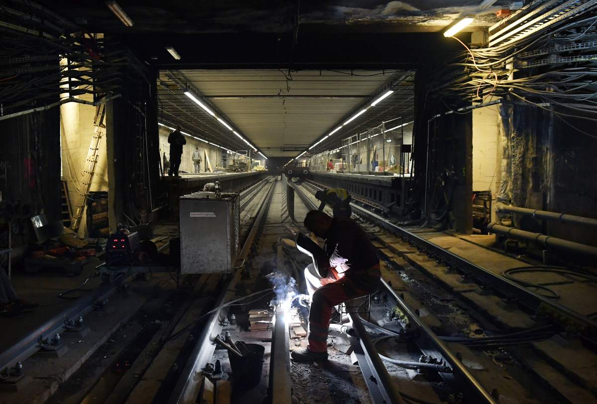 Az eredeti szerződés szerinti teljesítésre szólította fel a BKV a 3-as metró felújítását végző céget