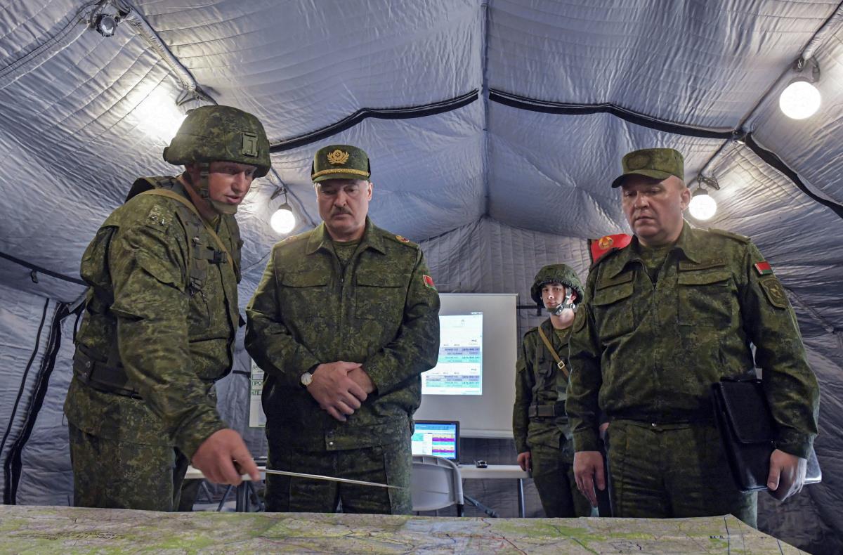 Nyugtalanító fejlemény: a legmagasabb harckészültségbe helyezik a belarusz hadsereget
