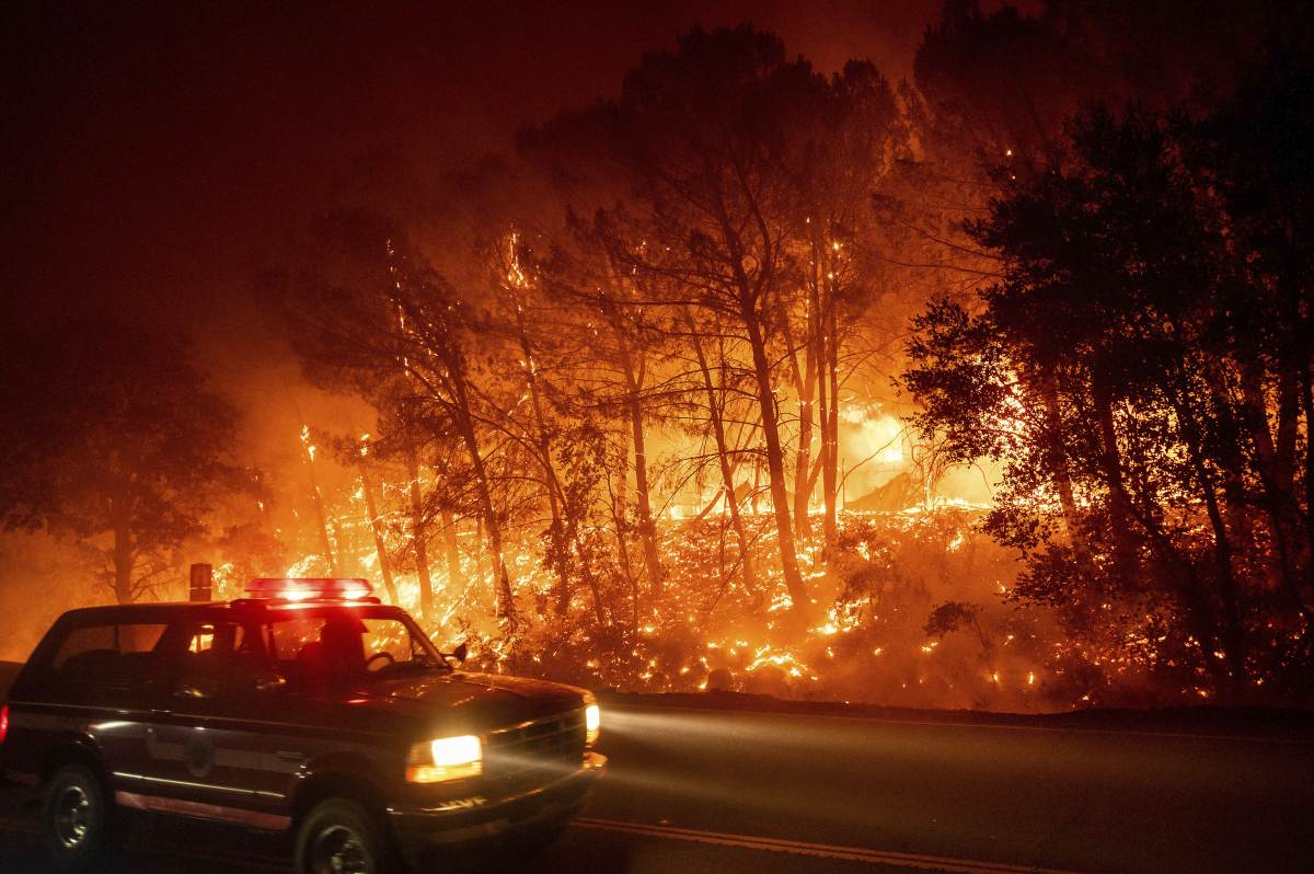 Hatalmas tűzvész tombol Kaliforniában