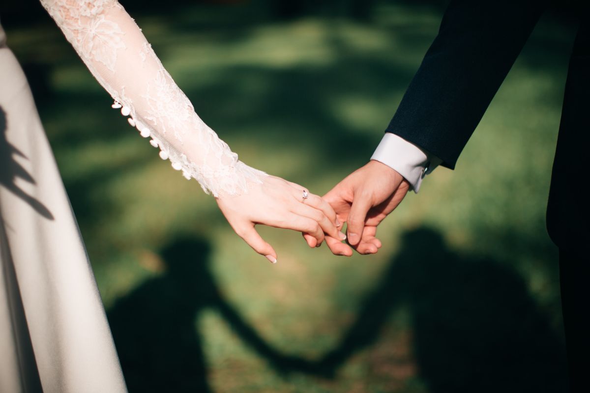 A párok kétharmada az állami támogatások miatt házasodna
