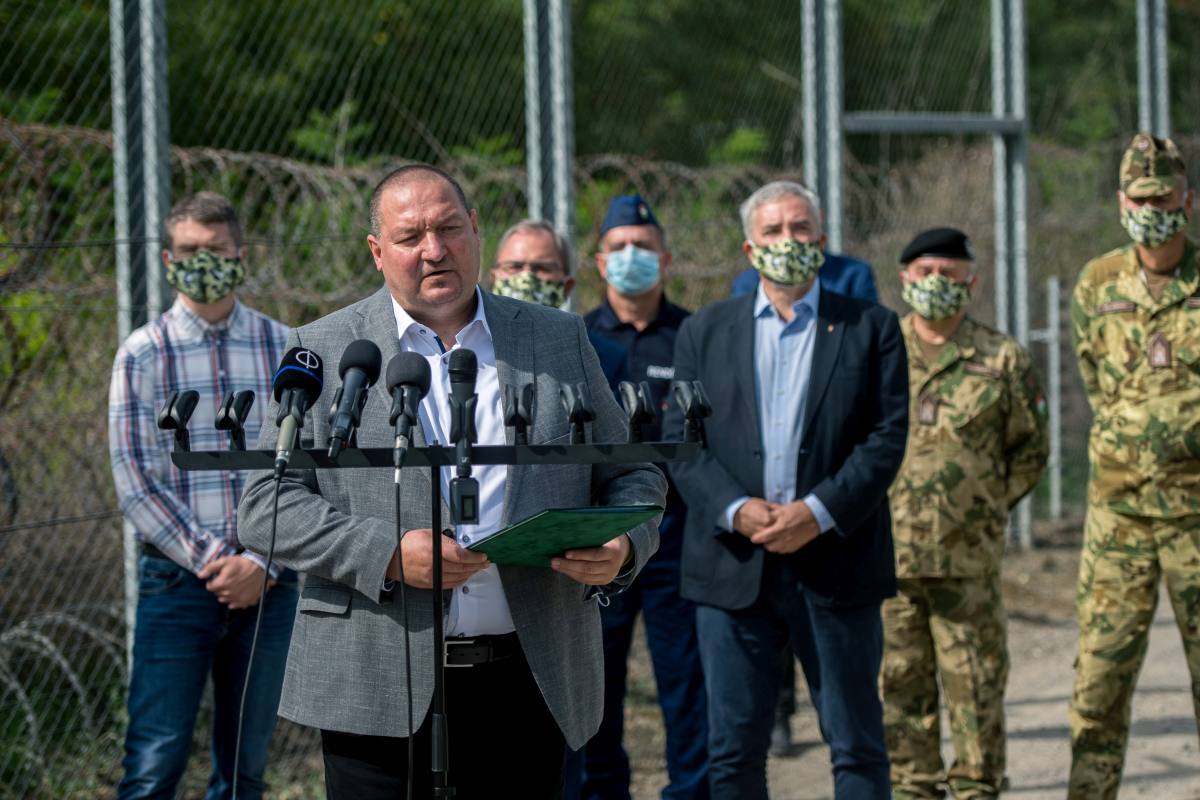 Lement a határra a Fidesz bevándorlásellenes kabinetje