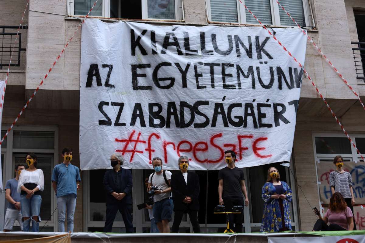 Október 23-án felvonulással emlékeznek a szabadságra az SZFE polgárai, a tanárok folytatják a sztrájkot