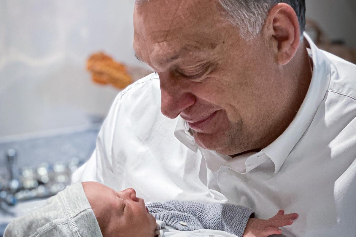 „Gyűlik a focicsapat” – újabb unokája született Orbán Viktornak