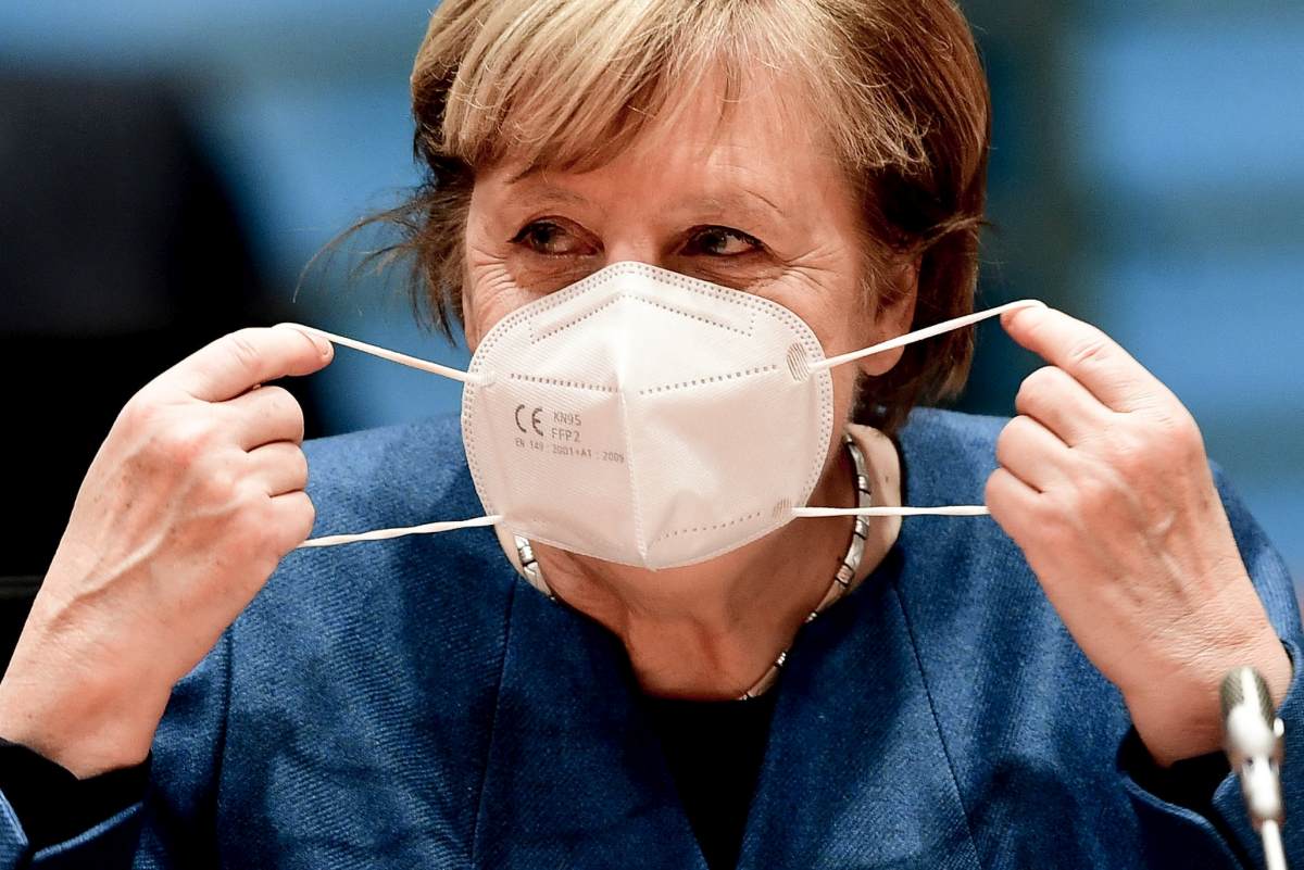 Merkel: Fel kell függeszteni a síturizmust is