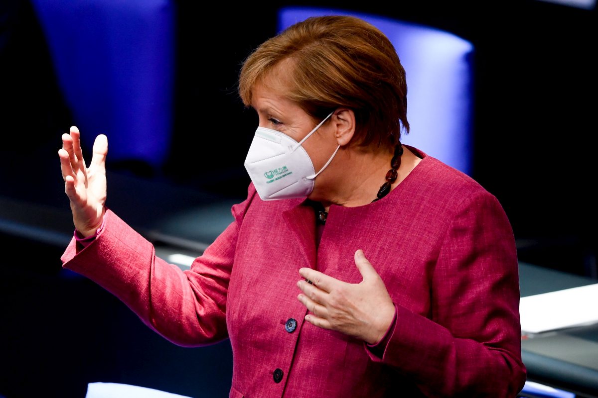 Angela Merkel: „nagyon hamar” engedélyezhetik az első oltóanyagokat