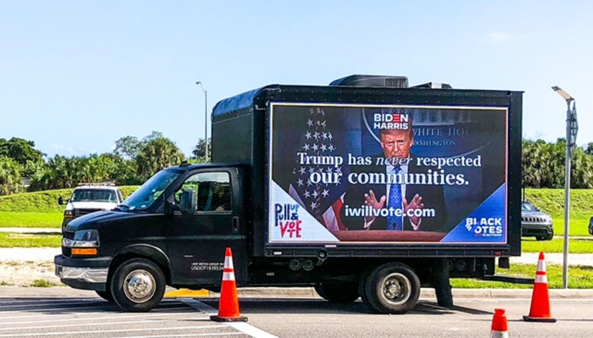 Minden-eszkozt-kihasznalnak-a-kampanyra-Joe-Biden-kampanygyulese-a-floridai-Coconut-Creekben-2020.-oktober-29.-Foto-Gurzo-Akos.jpg