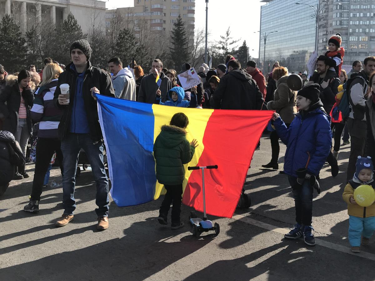 Teljes iskolabezárás a román fővárosban