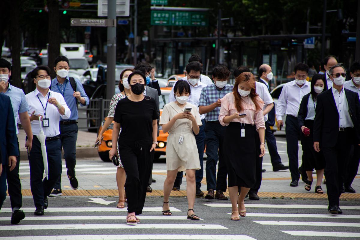 Nagy az ijedelem Dél-Koreában – baj van az influenzaoltással?