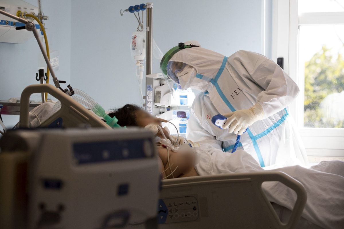 Olasz orvosok szerint egyszerre harmincezer koronavírusos beteg kerülhet kórházba, ha nem zárják le az országot azonnal