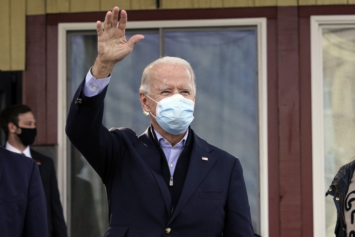 Joe Biden már be is oltatta magát a koronavírus ellen – még hozzá élő adásban