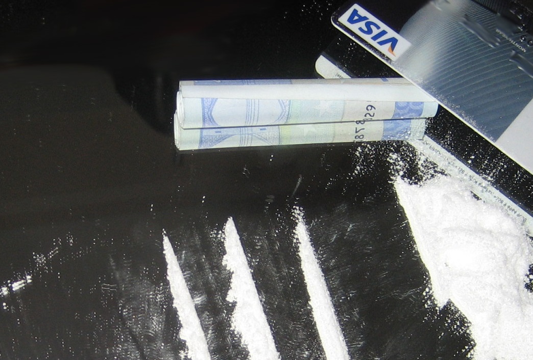 Több mint öt kiló drogot találtak egy dílernél