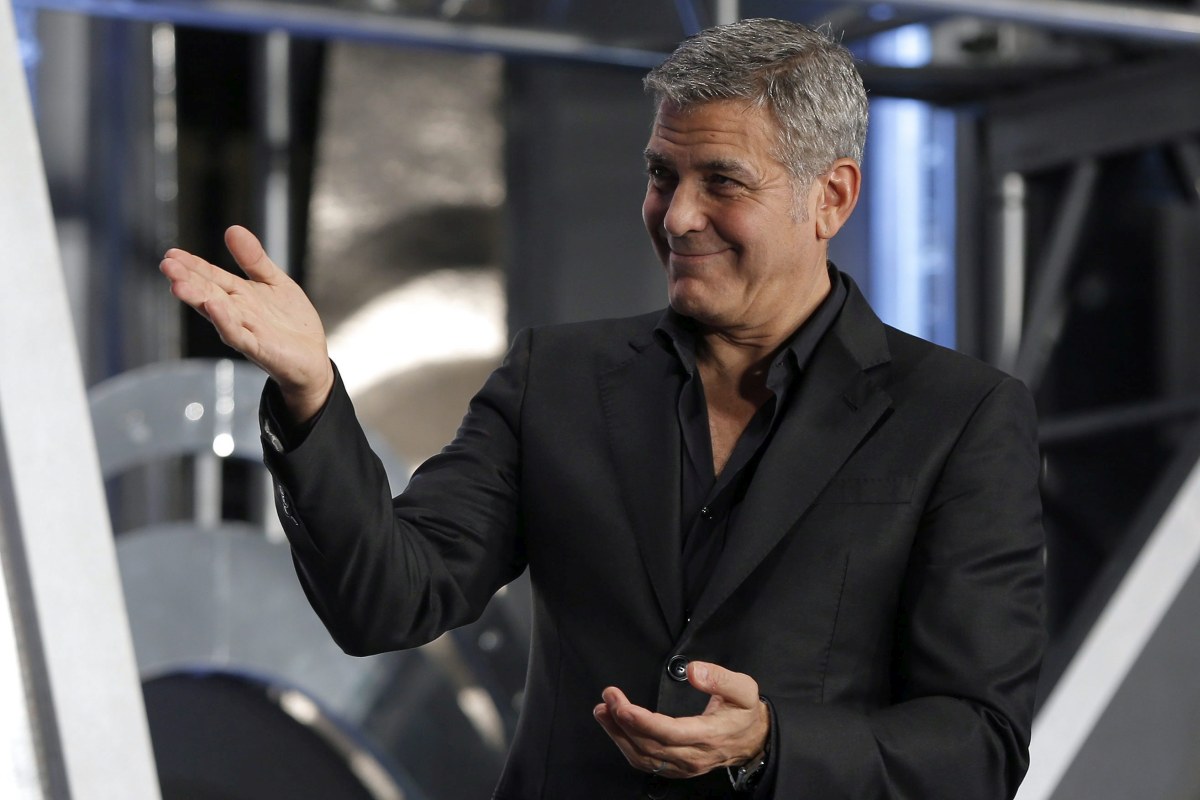 Menczer Tamás nem tart attól, hogy George Clooney félrenyeli a kávéját a véleményétől