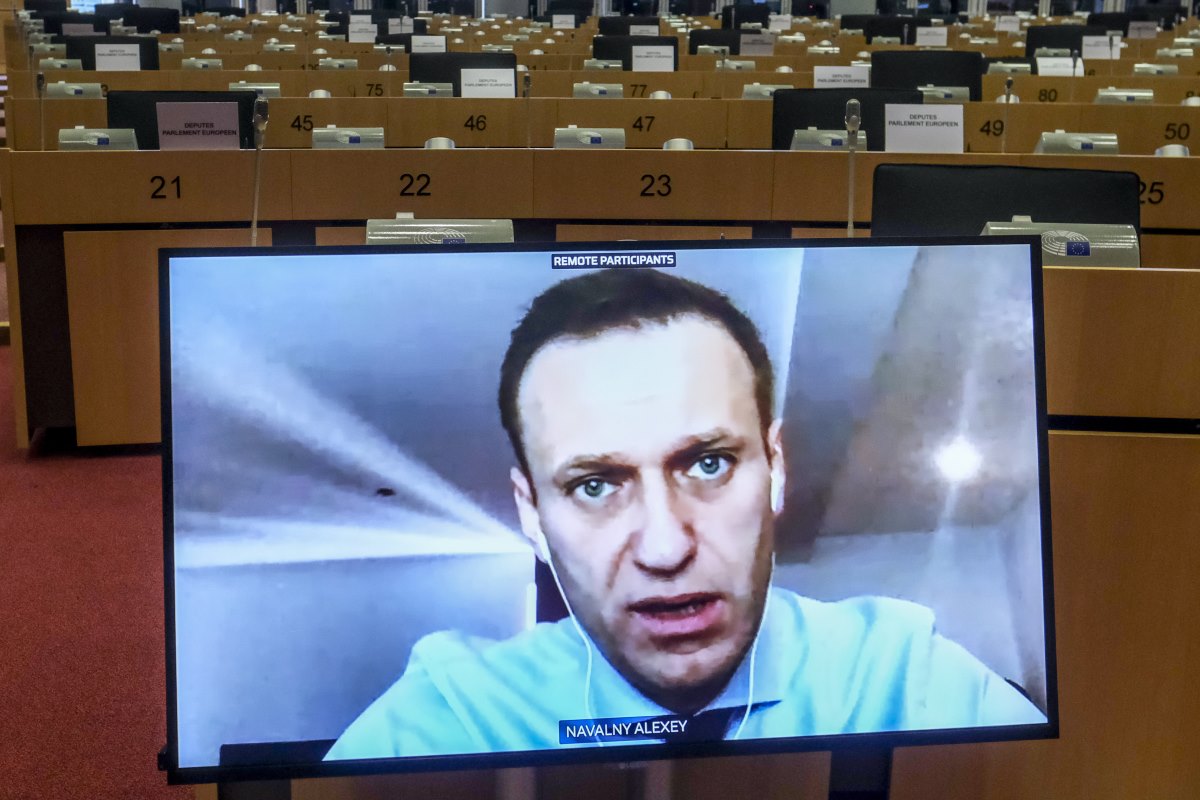 Az FSZB szerint Navalnij hamisította a mérgezését leleplező telefonbeszélgetést
