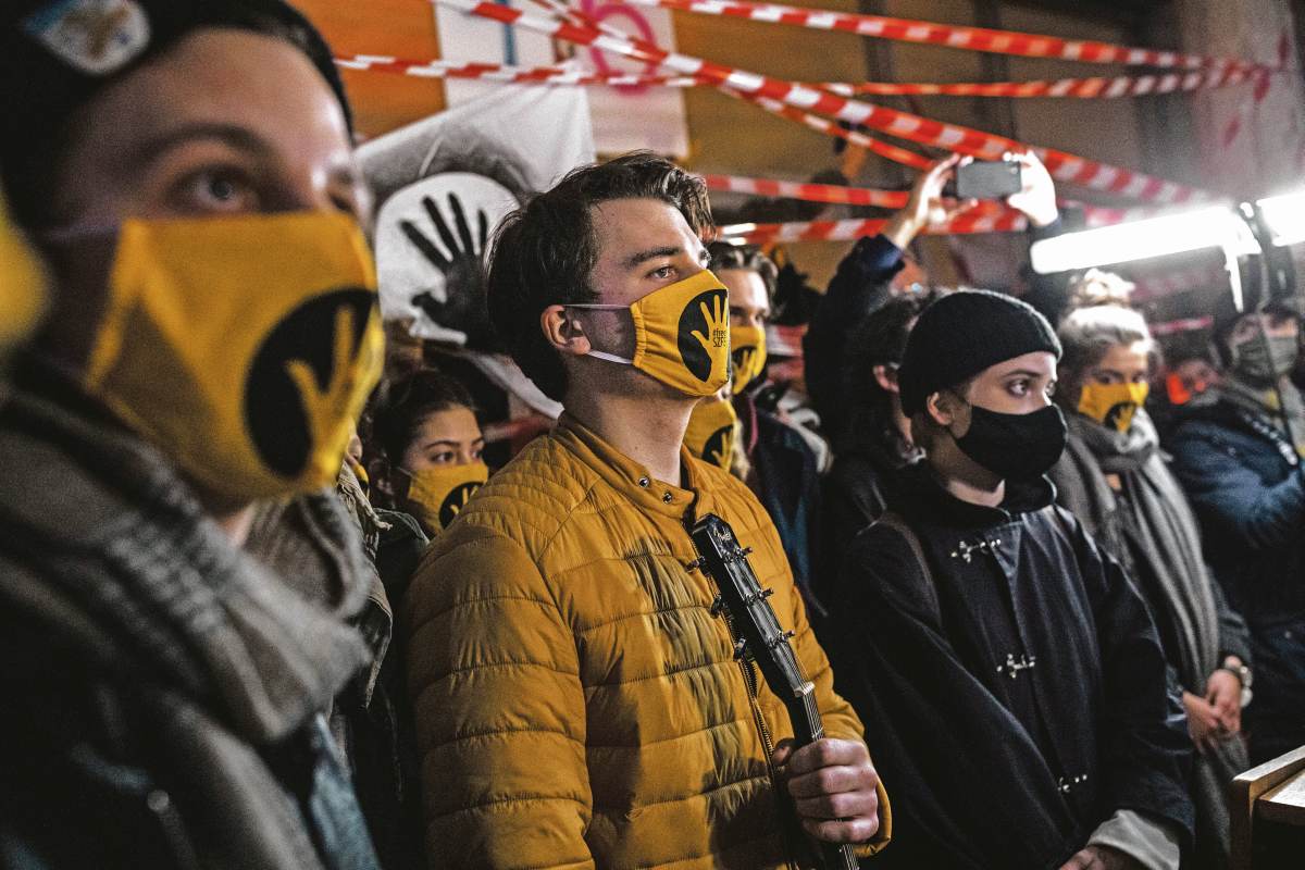 Sztrájktárgyalásokat sürgetnek az SZFE-s tiltakozók