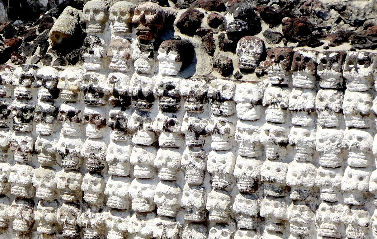 Az emberi koponyákból emelt azték torony újabb részét tárták fel Mexikóvárosban