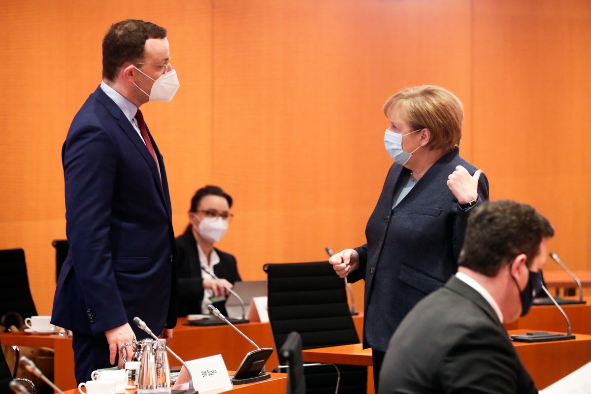 A járvány hullámán érkezhet a CDU kancellárjelöltje