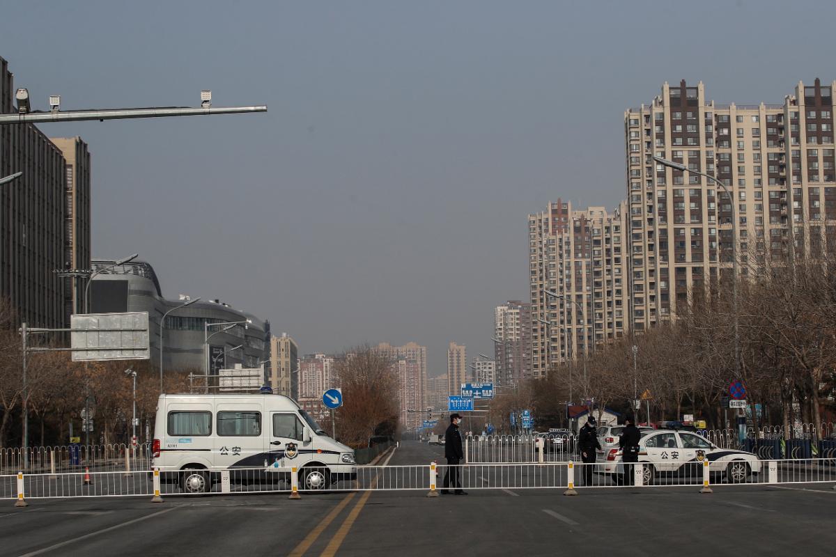 Pekingben részben újranyitották az üzleteket