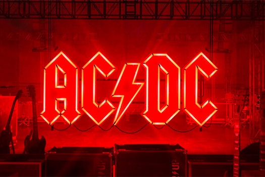 Reménysugár a sötétség évében: itt az új AC/DC