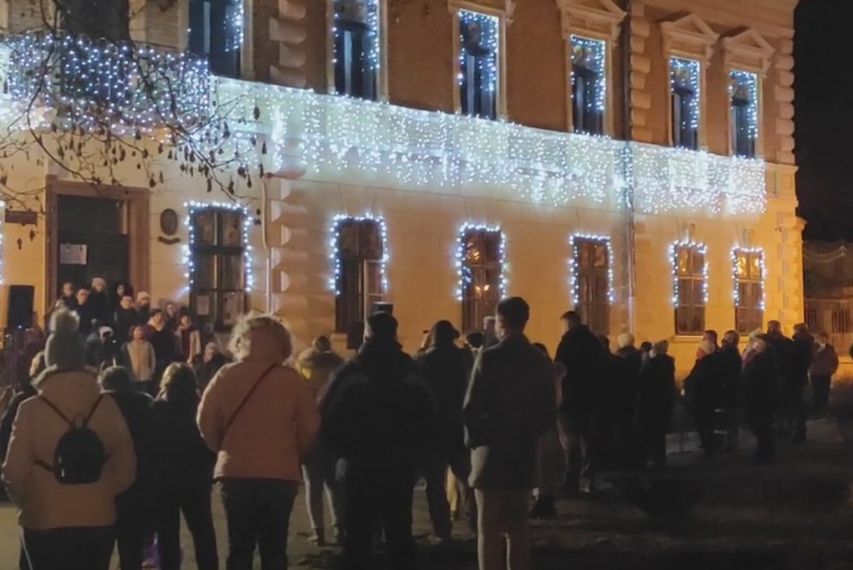 Videó a bicskei fideszes polgármester által szervezett illegális újévi buliról