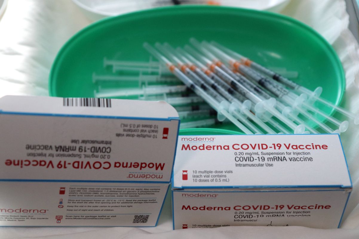 Mégsem lehet egyelőre Moderna vakcinát kapni a gyógyszertárban