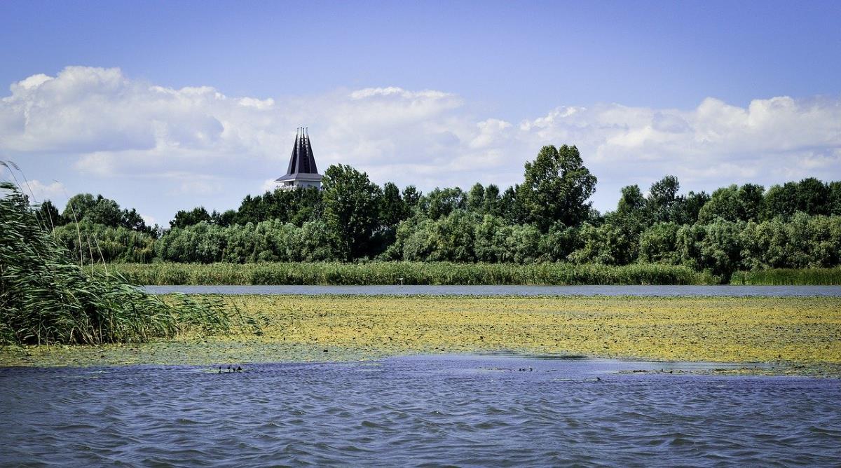 Árvízvédelmi készültséget rendeltek el a Tisza-tónál