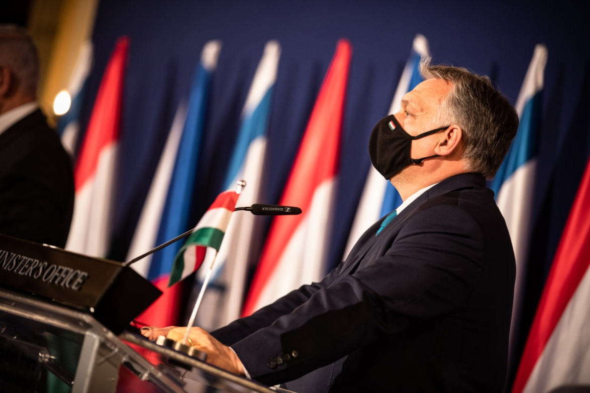 Orbán Viktor Izraelbõl: A regisztrálás és az oltás az egyetlen út