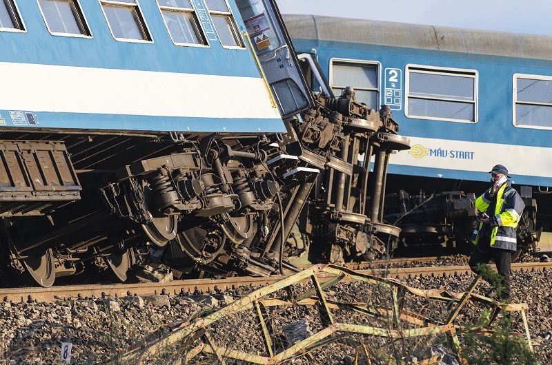 Az újfehértói vonatbaleset helyszínén egy vágányon helyreállt a forgalom