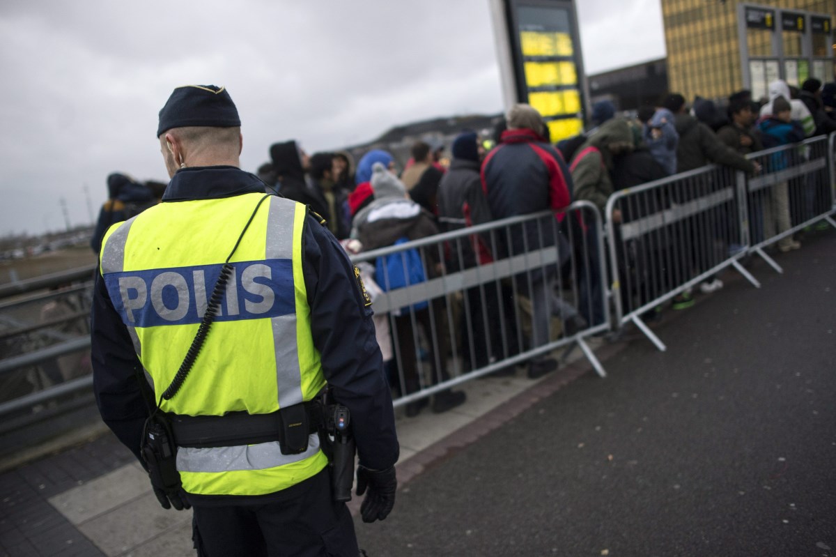 Migrációs hátraarc: magára zárná az ajtót Svédország