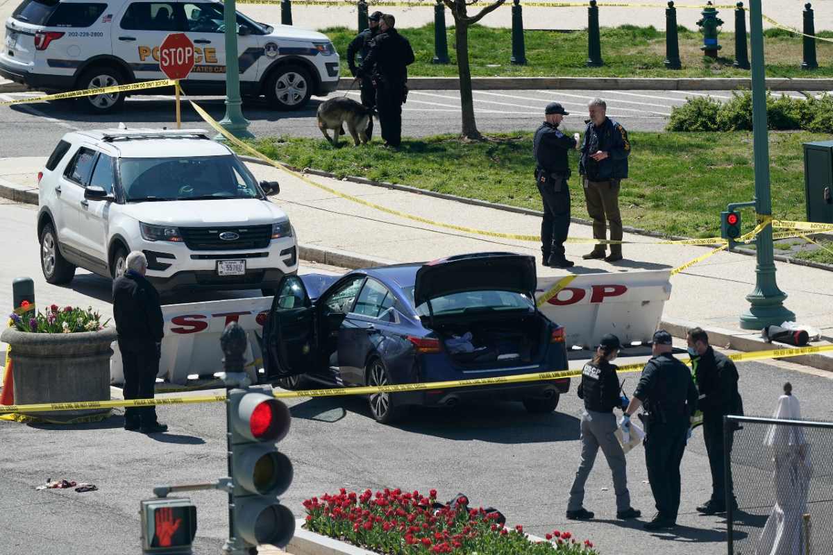 Autós merénylet a Capitoliumnál: egy rendőr és a támadó meghalt