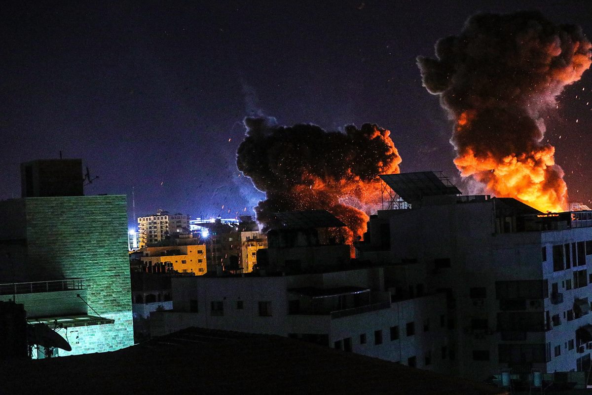 Huszonöt perc alatt 122 bombát dobott Gázára az izraeli légierő