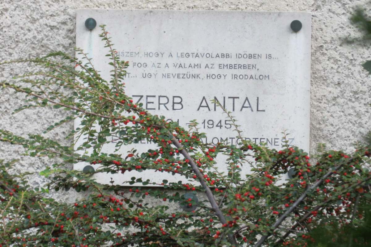 Százhúsz éve született Szerb Antal, aki testközelbe hozta évszázadok irodalmát