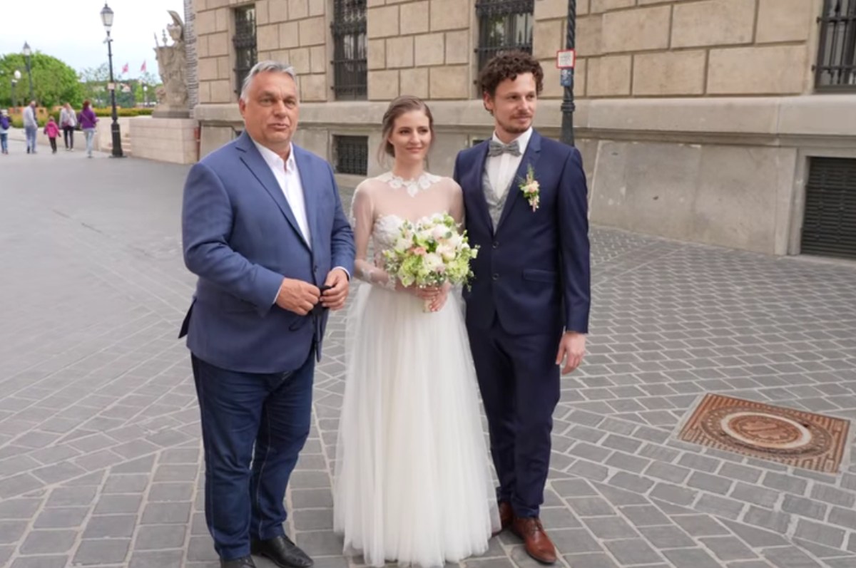 Orbán Viktor odalépett egy esküvőre készülő párhoz