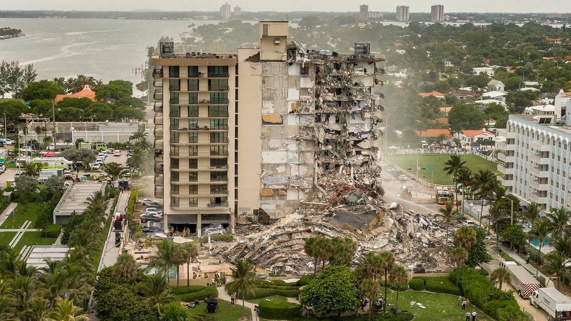 Közel száz embert keresnek a Miamiban összedőlt épület romjai alatt